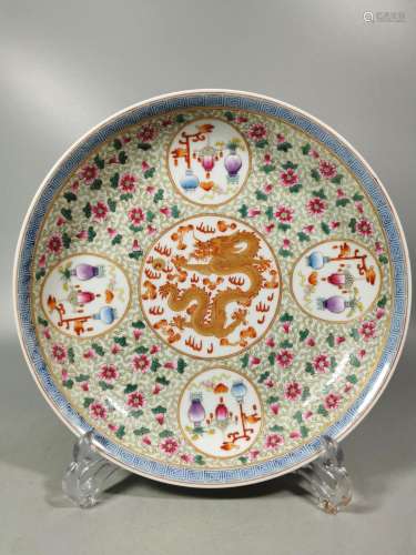 Gold plate with ancient dragon pattern and pastel painting
