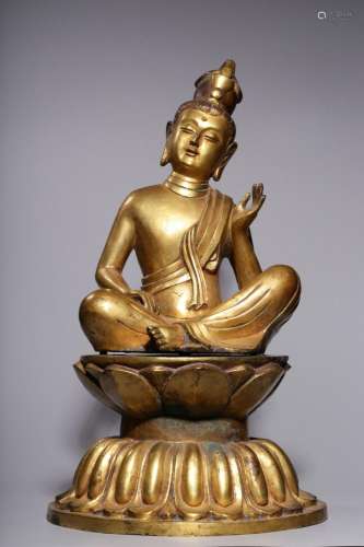 A gilt-bronze seated Avalokitesvara statue, Qing Dynasty