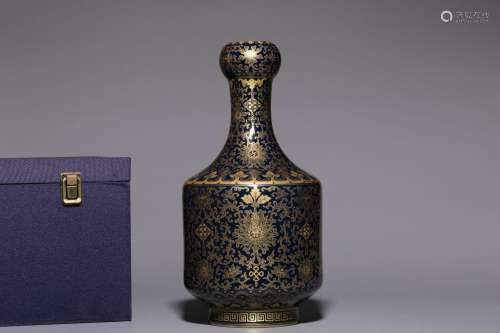 Blue-glazed gold-twisted garlic vase