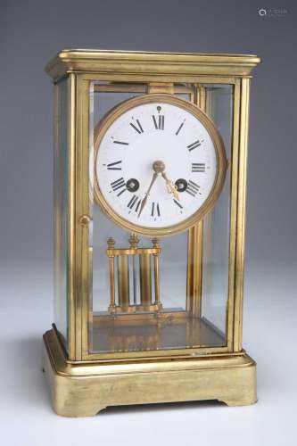 A BRASS-CASED FOUR-GLASS MANTEL CLOCK, CIRCA 1900