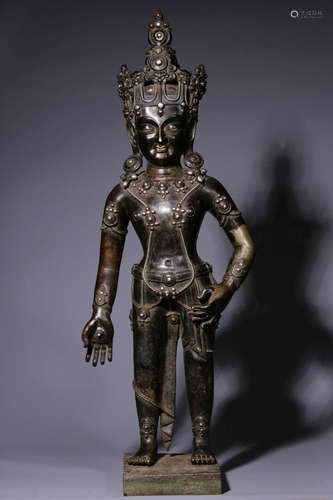 In the Qing Dynasty, the standing statue of Avalokitesvara i...