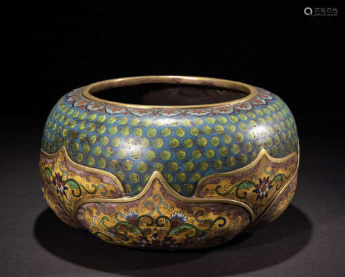 In the Qing Dynasty, bronze gilded filigree enamel flower pa...