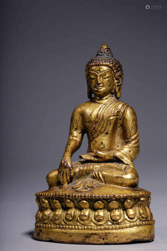 Bronze gilded statue of Sakyamuni in the Qing Dynasty