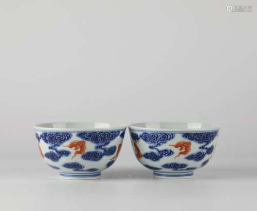 A pair of Chinese porcelain bowls, 19th century