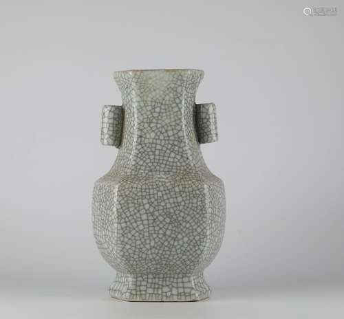 Chinese Ge Kiln Porcelain Bottle