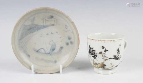 Two pieces of Chinese cargo porcelain