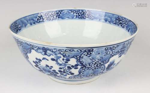 A Chinese blue and white porcelain circular bowl