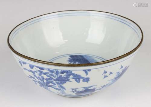 A Chinese Transitional blue and white porcelain bowl