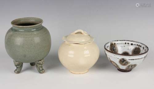 A small group of Chinese pottery