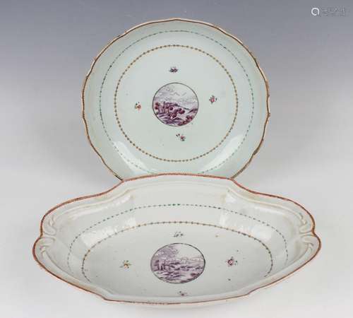 A Chinese export porcelain bowl