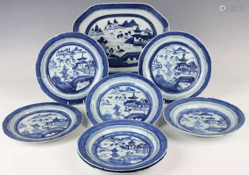 A Chinese blue and white export porcelain part service