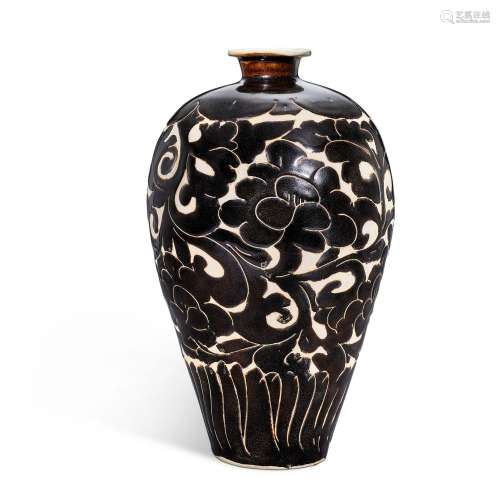 An outstanding Cizhou black-glazed sgraffiato 'peony' vase, ...