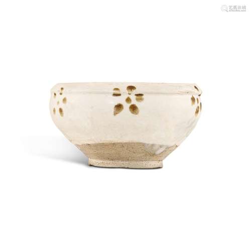 A Cizhou white-ground black-glazed 'floral' bowl, Northern S...