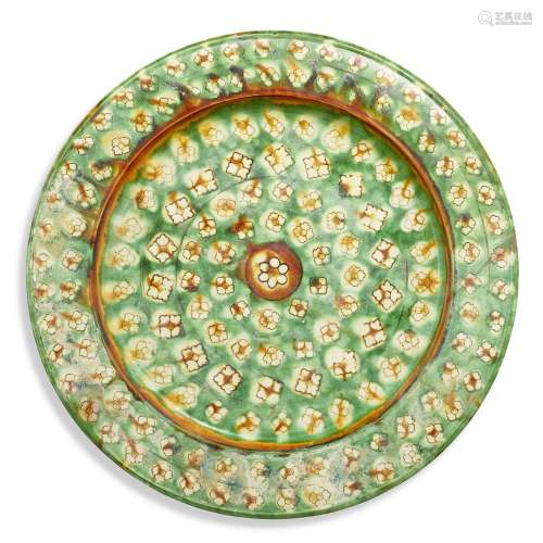 A large sancai tripod tray, Tang dynasty |  唐 三彩花卉紋三足...