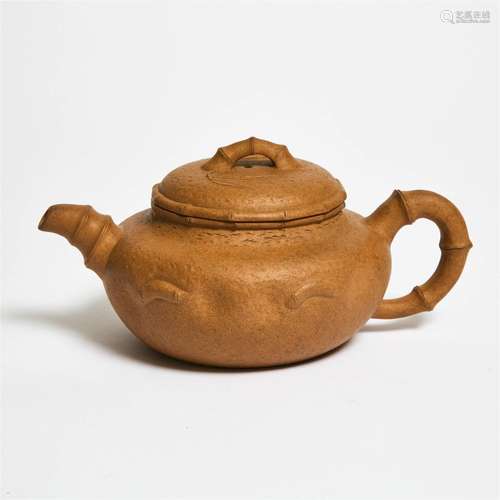 A Yixing Teapot, Republican Period (1912-1949), 民国 宜兴紫砂