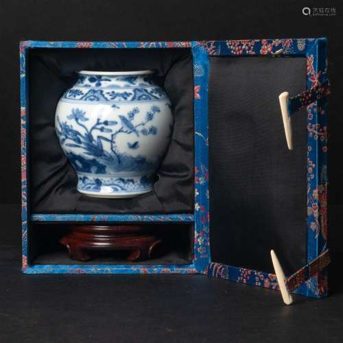 A Blue and White 'Landscape' Jar, Wanli Mark, 19th/20th Cen