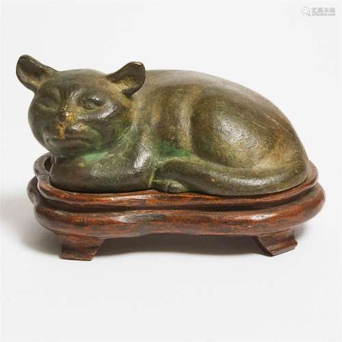 A Japanese Bronze Model of a Recumbent Cat, 19th Century, l