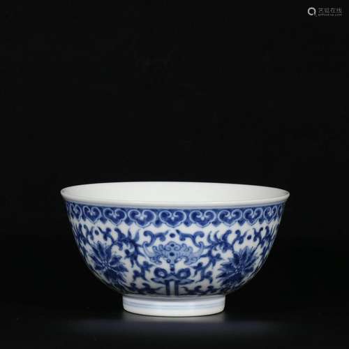 Blue and white flower bowl with lotus pattern