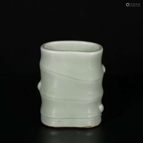 Holly Glazed Slub Pen Holder