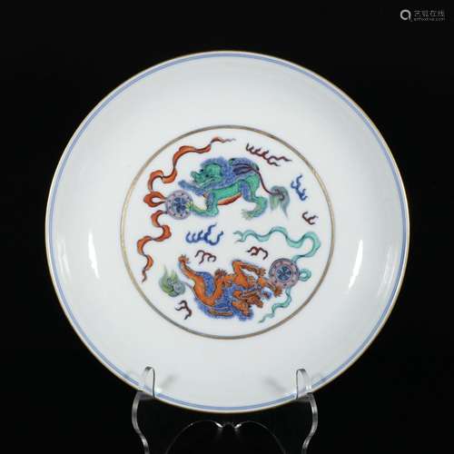 Doucai lion rolling hydrangea plate