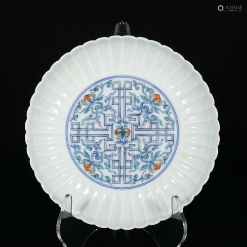 Doucai chrysanthemum petal plate