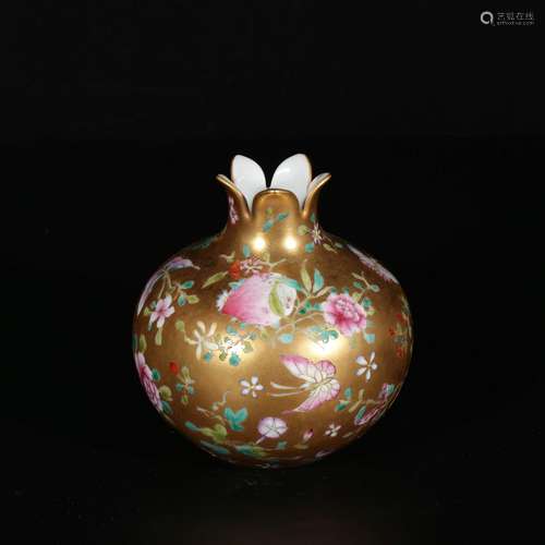 Pomegranate Zun with Flower Disc Flower Pattern in Pastel Go...