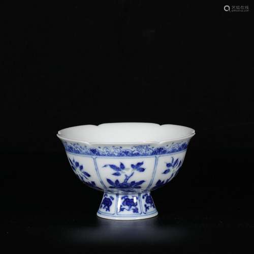 Blue and white exquisite fruit flower pattern goblet