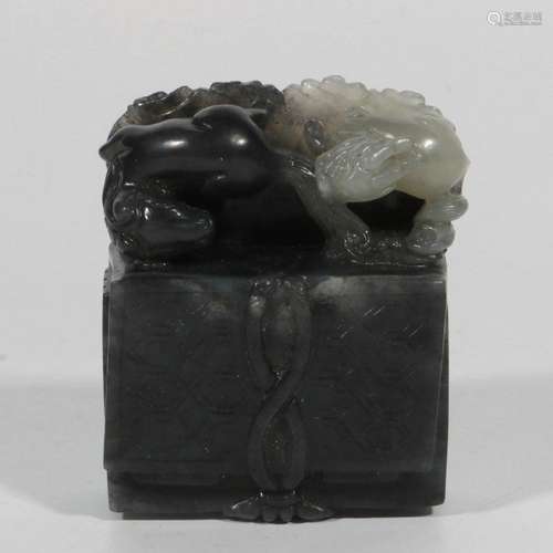 Jade carved unicorn book delivery seal