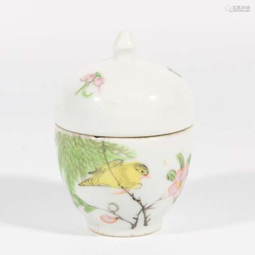 Pastel Willow Yellow Eagle Lid Box