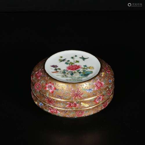 Pastel gold flower pattern compact