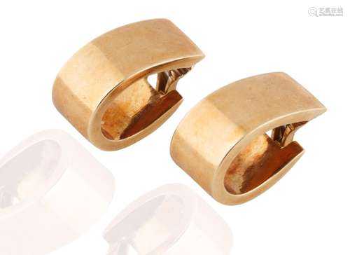 PAIR OF 18K GOLD HUGGIE HOOP CLIP-ON EARRINGS