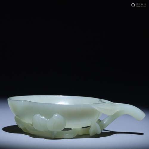 Hetian jade peach-shaped brush washer