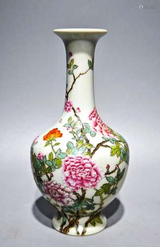 Made by Shendetang, late Qing Dynasty, a famille rose vase w...