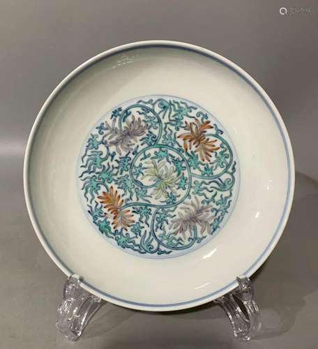 Doucai tangled lotus plate