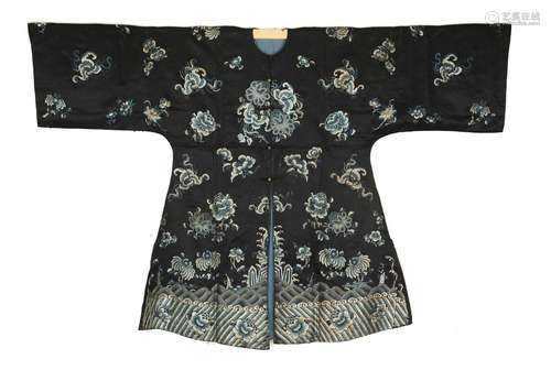 A QING EMBROIDERED LADY ROBE