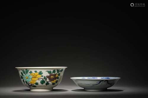 TWO QING PORCELAIN ITEMS