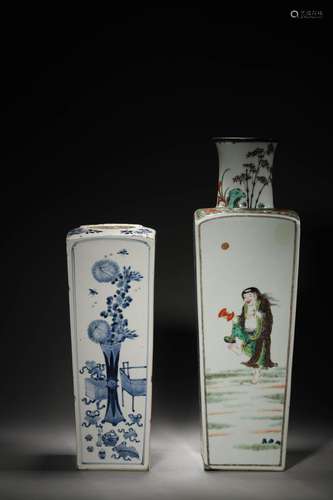 A PAIR OF QING KANGXI PERIOD PORCELAIN VASES