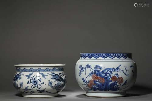 A PAIR OF QING KANGXI PERIOD JARS