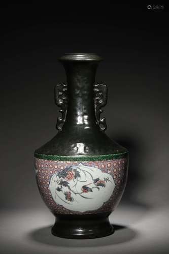 A QING QINGLONG VASE