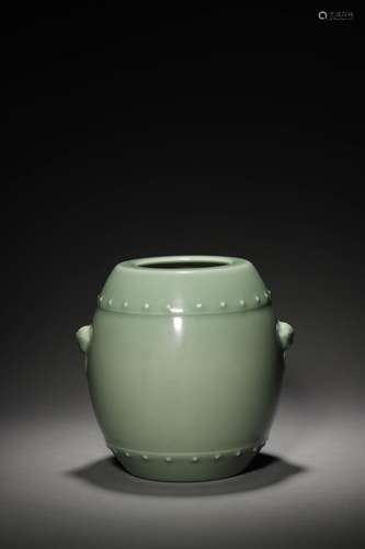 A QING QIANLONG BLUE AND WHITE JAR