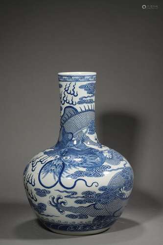 A BLUE AND WHITE VASE