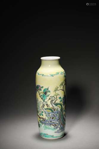 A QING KANGXI PERIOD PHOENIC VASE