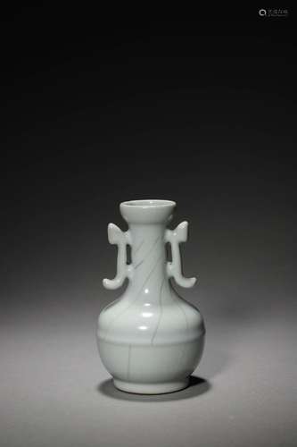 A QING YONGZHENG VASE