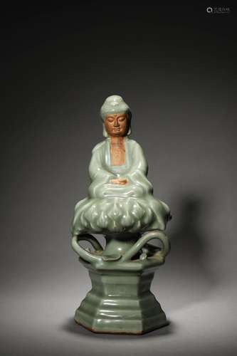 A YUAN PORCELAIN BUDDA FIGURE