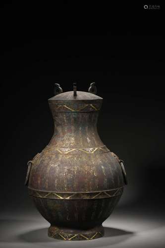 A BRONZE VASE,ZUN