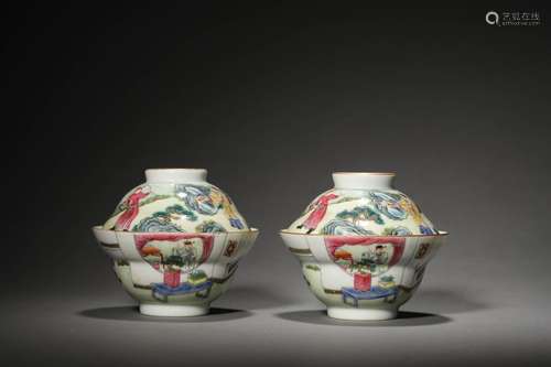 A PAIR OF QING CUPS AND COVERS