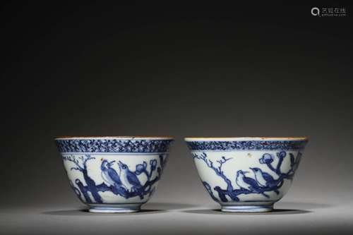 A PAIR OF QING BLUE AND WHITE CUPS