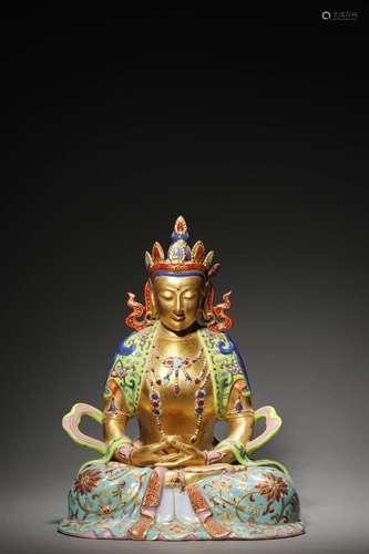 A QING PORCELAIN BUDDA FIGURE