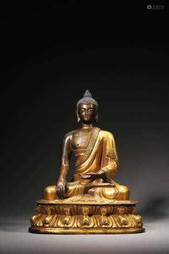 A QING GILT BRONZE BUDDA FIGURE