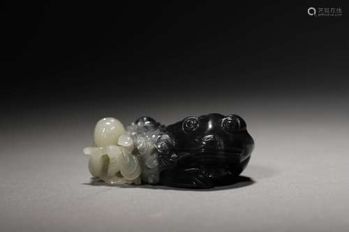 A QING JADE CARVING